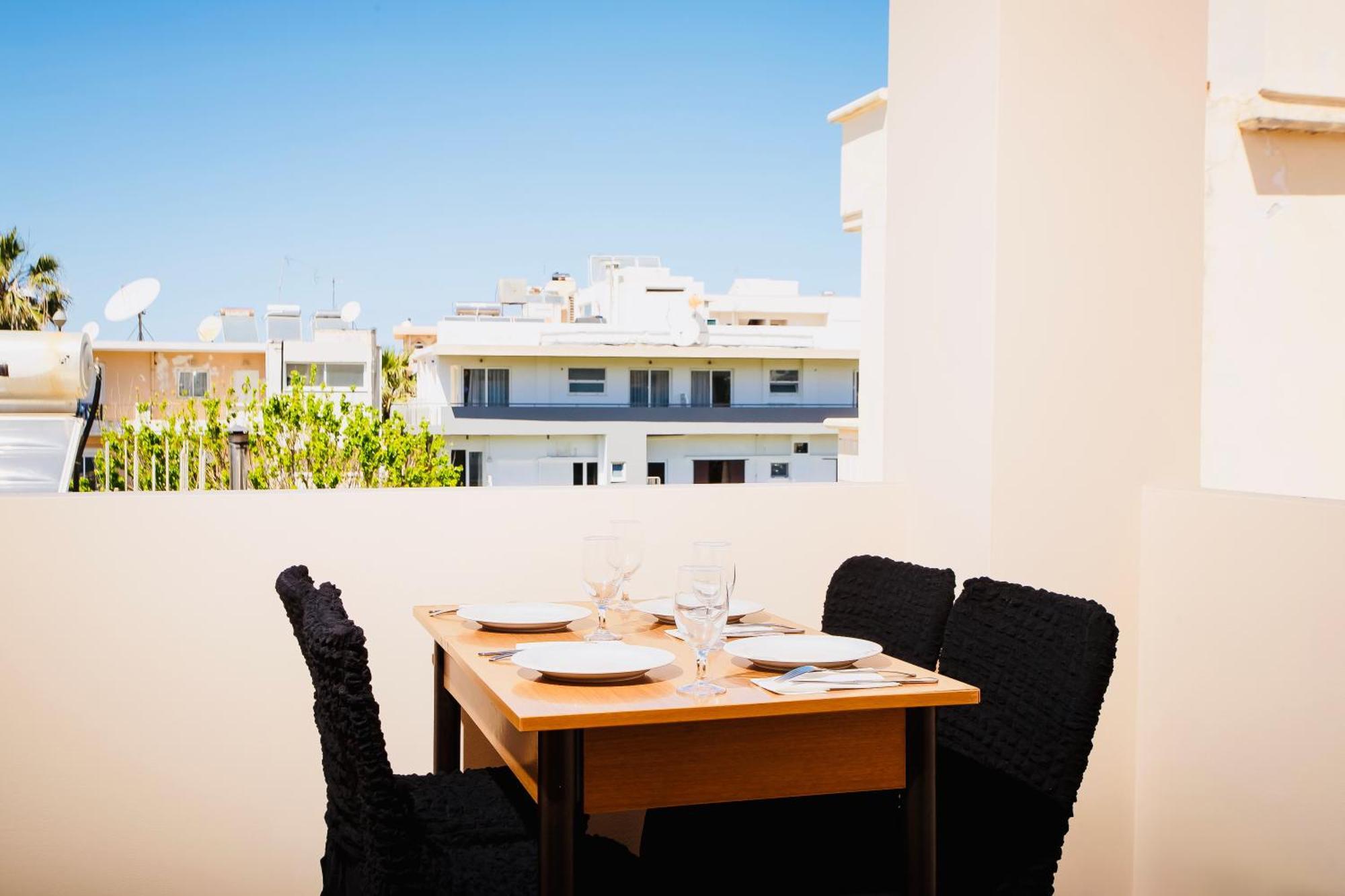 Pearl Seaside Cozy Apartments Ханя Екстериор снимка