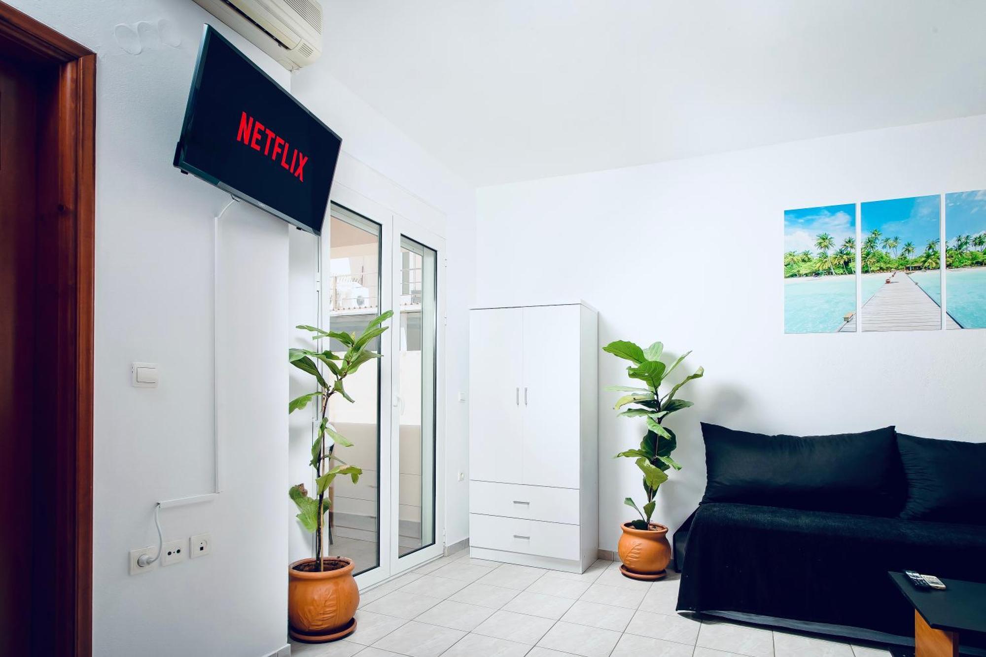 Pearl Seaside Cozy Apartments Ханя Екстериор снимка