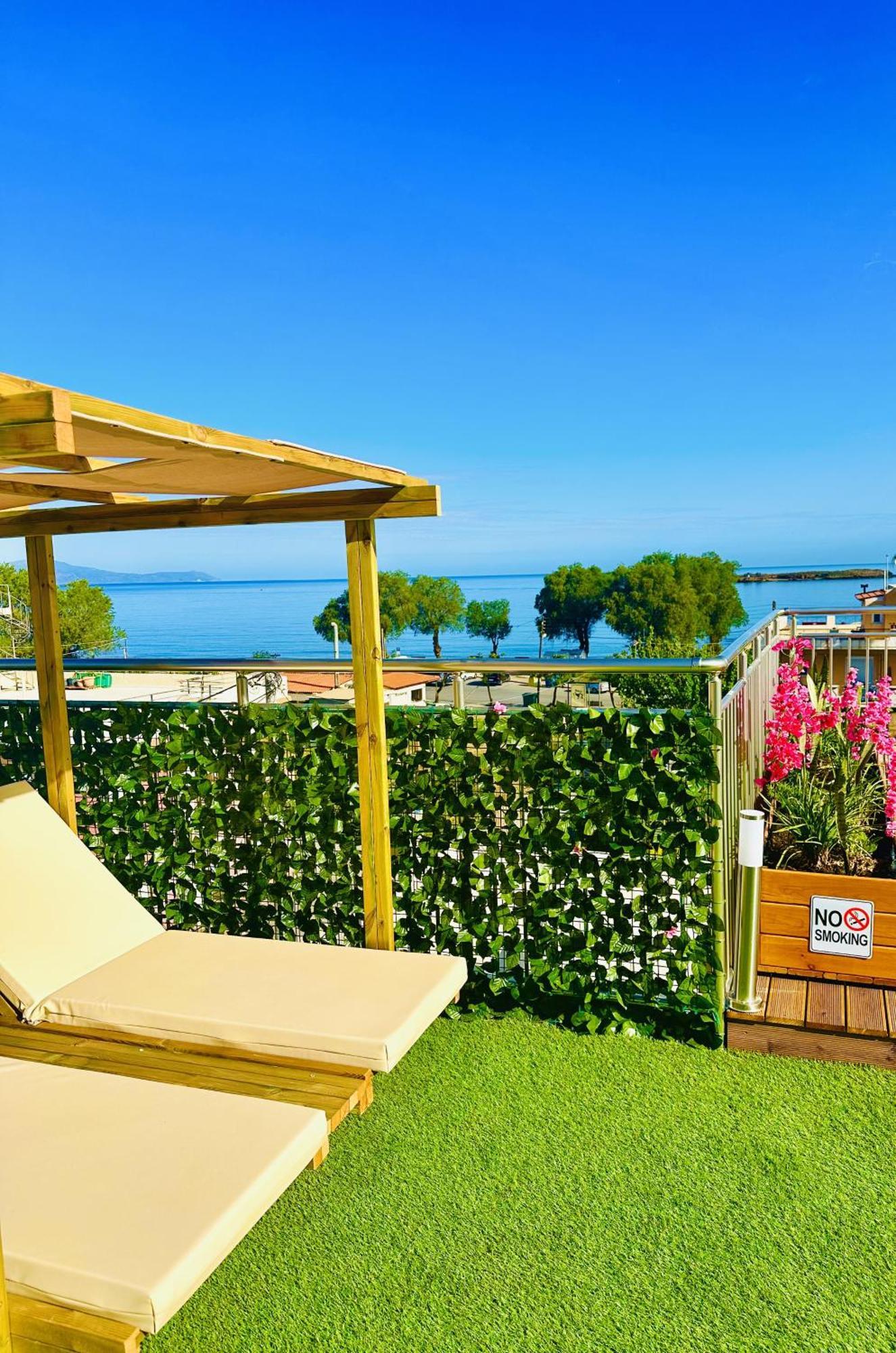 Pearl Seaside Cozy Apartments Ханя Екстериор снимка